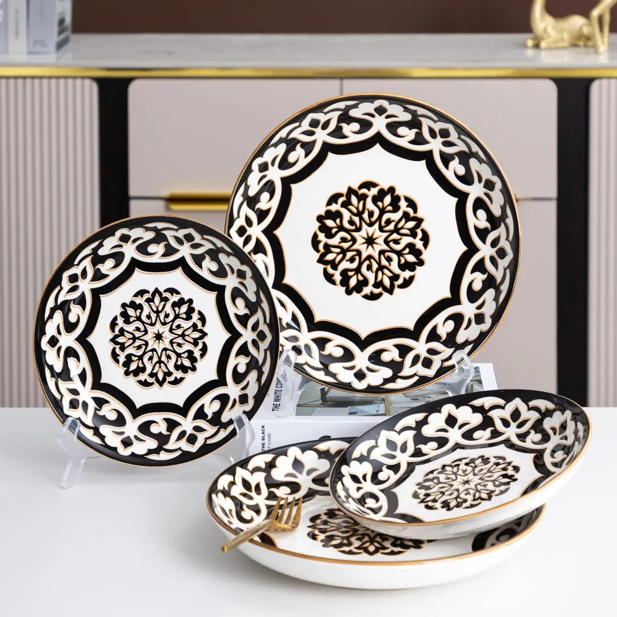 Black Patterns Ceramic Tableware Set Classic Porcelain Dinnerware Set Elegant Ceramic
